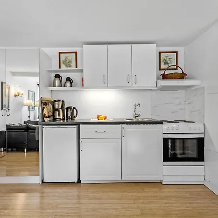 Lejl 5 * 布罗斯特